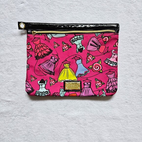 BETSEY JOHNSON, Set of 3 travel cosmetic bags in hot pink classic Betsey print! - Picture 5 of 12